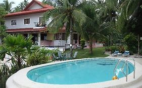 Las Flores Beachside Hotel